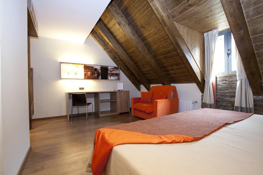 Nubahotel Vielha e Mijaran Kamer foto