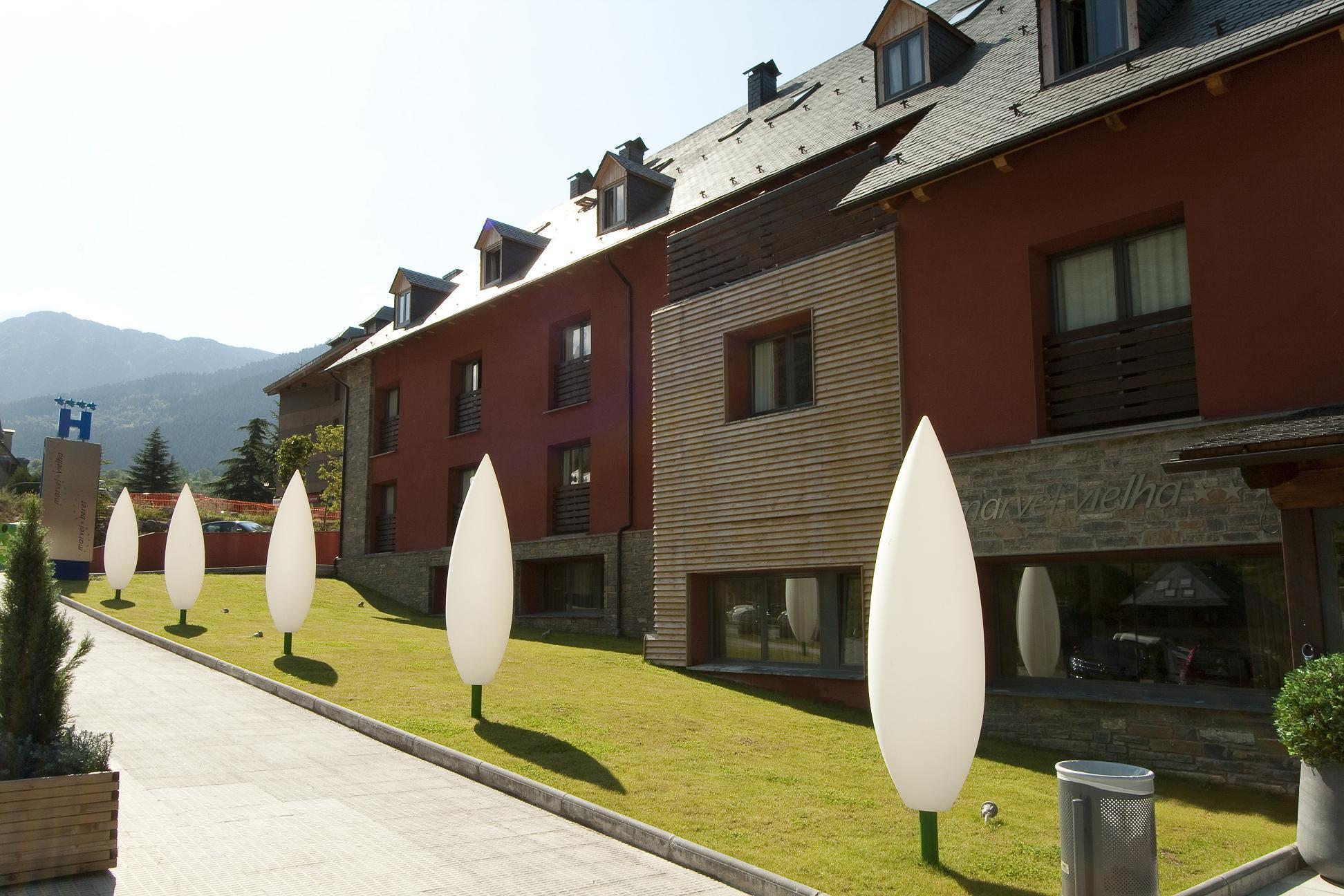 Nubahotel Vielha e Mijaran Buitenkant foto