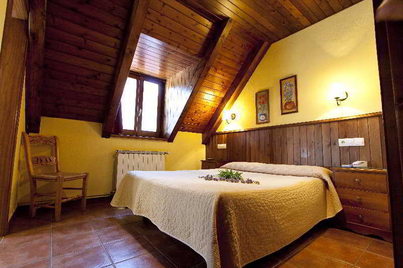 Nubahotel Vielha e Mijaran Buitenkant foto
