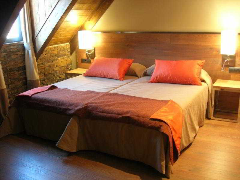 Nubahotel Vielha e Mijaran Buitenkant foto