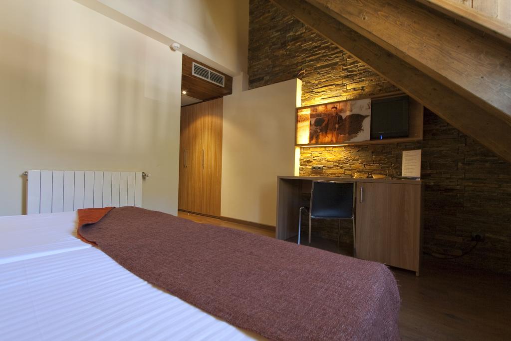 Nubahotel Vielha e Mijaran Buitenkant foto